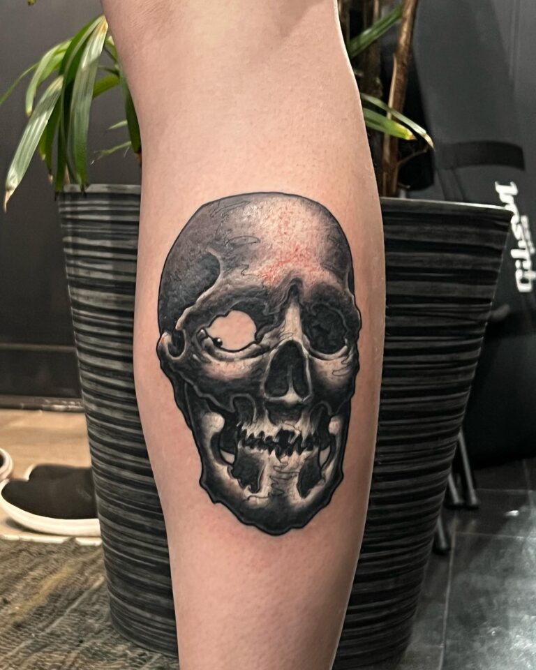 脚 #スカル#skull #skulltattoo #tattoo #ink #freehand #blackandgray 