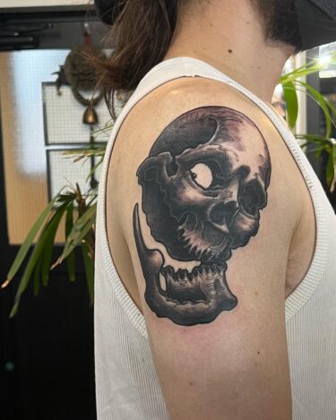 腕 #スカル#skull #skulltattoo #tattoo #ink #freehand #56 #56tattoo #horimasa #tokyo #blackandgray #スカル #ガイコツ #タトゥー #インク #スミ #イレズミ #フリーハンド #ブラックアンドグレー #ホリマサ #トウキョウ #骸骨 #刺青 #墨 #彫雅 #東京